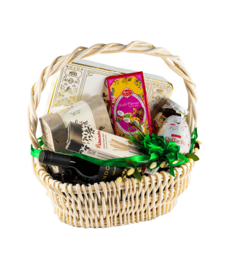 Biały kosz wielkanocny z jajkiem Raffaello – elegancki zestaw prezentowy