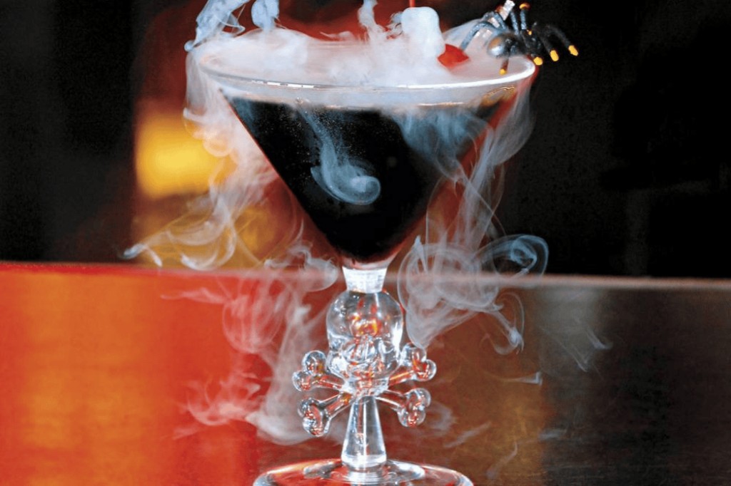 ideas for HALLOWEEN THEMED ALCOHOLIC DRINKS